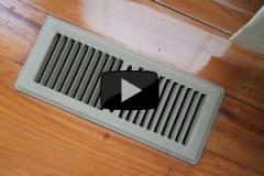 Heating vent with play